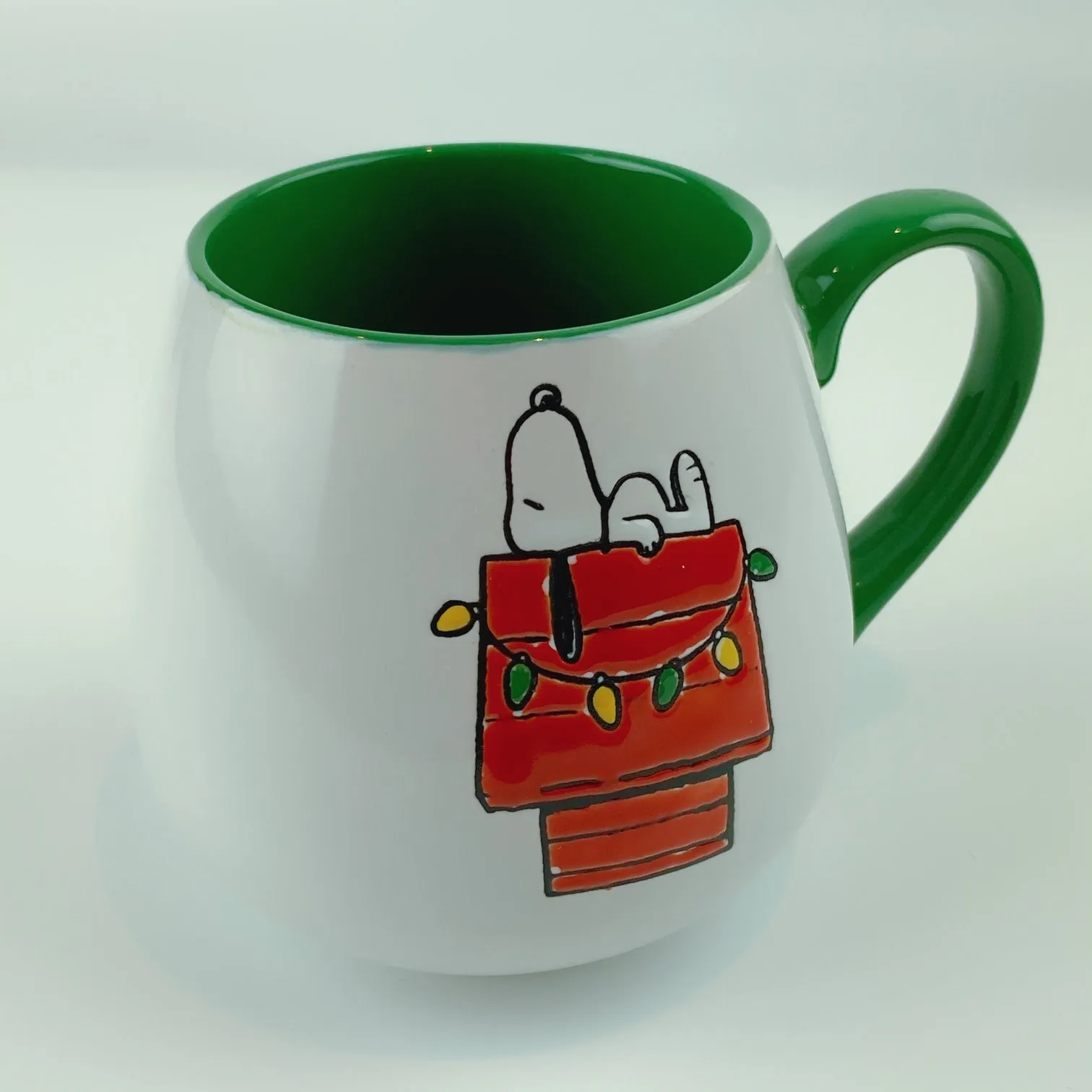 Peanuts Snoopy On Doghouse Ceramic Green Mug 18 oz