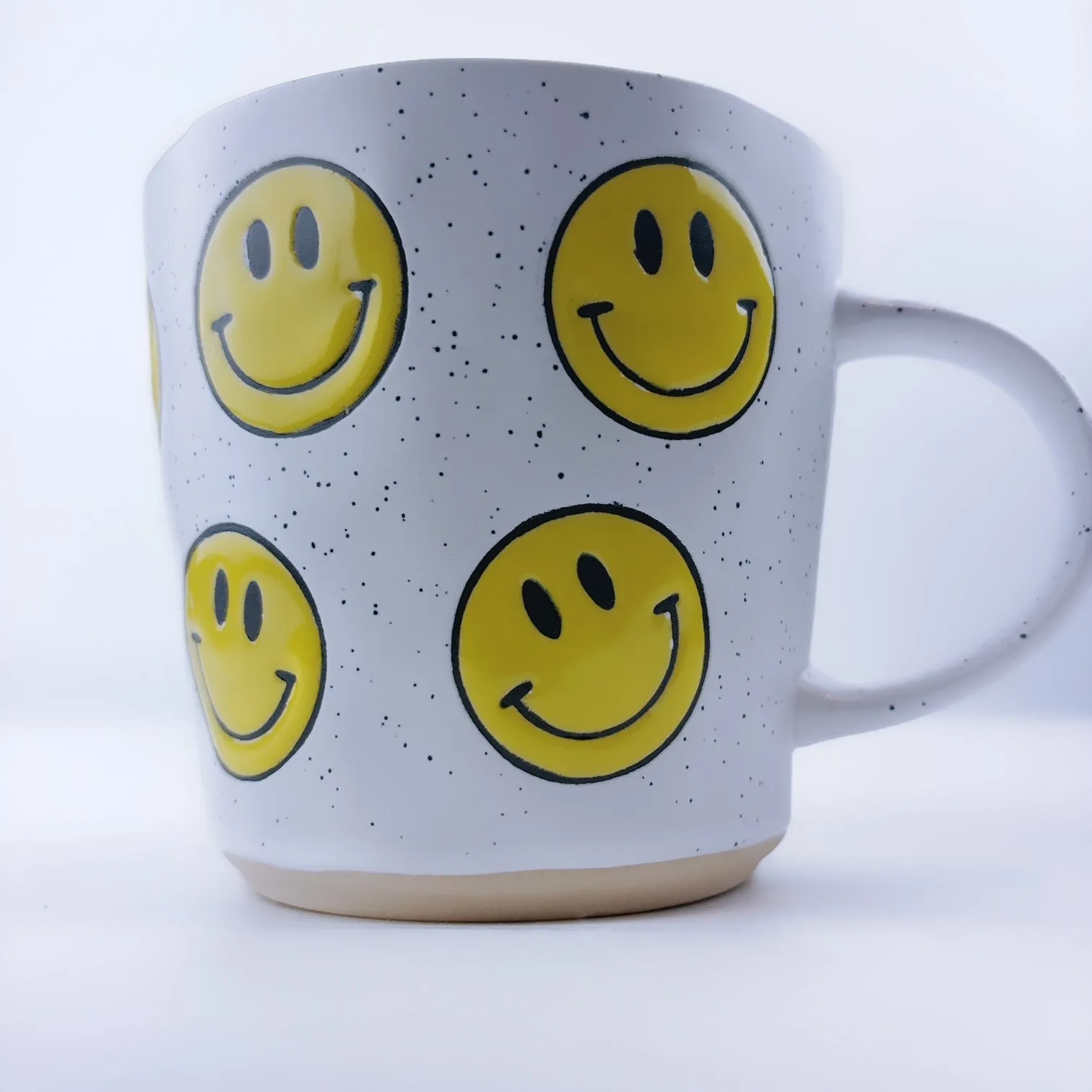 Spectrum Designz Yellow Smiley Face Coffee Mug Tea Cup 21 oz